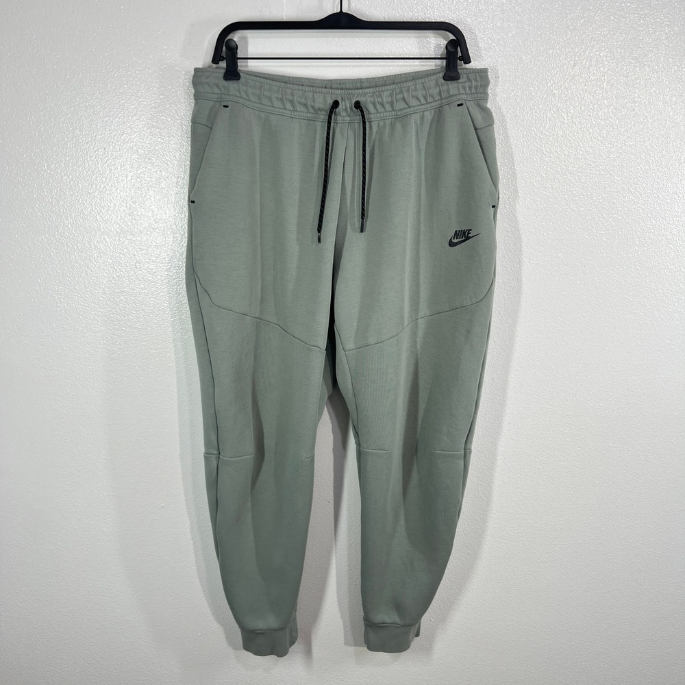 Nike Sportswear TechFleece Joggers XL Men Sage Green Athletic Sweatpants Tapered